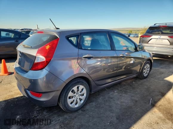 ✅ 2017 Hyundai Accent SE • VIN: KMHCT5AE2HU307682 • Lot: 81953695. Wystawiony na Copart z przebiegiem 95 049 mil. Bezpłatny archiwum sprzedaży aukcyjnych z USA i szczegółowy raport historii pojazdu na DreamBid. Zdjęcie 3.