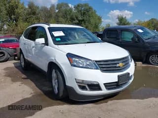 ✅ 2016 Chevrolet Traverse LT • VIN: 1GNKRGKD7GJ213966 • Lot: 43303953. Wystawiony na IAAI z przebiegiem 71 414 mil. Bezpłatny archiwum sprzedaży aukcyjnych z USA i szczegółowy raport historii pojazdu na DreamBid. Zdjęcie 1.