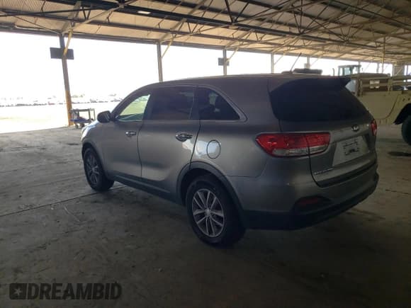 ✅ 2016 Kia Sorento LX • VIN: 5XYPG4A33GG158962 • Lot: 81030755. Listed on Copart with 122,329 mi. Free auction sales archive from the USA and detailed vehicle history report at DreamBid. Image 2.