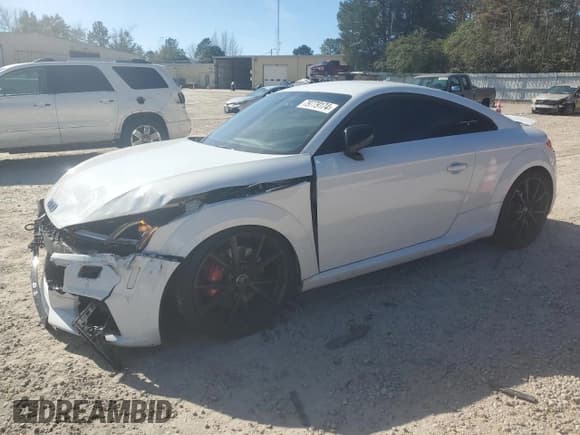 ✅ 2018 Audi TTS 2.0T • VIN: TRUC1AFV6J1011590 • Lot: 79779174. Wystawiony na Copart z przebiegiem 71 531 mil. Bezpłatny archiwum sprzedaży aukcyjnych z USA i szczegółowy raport historii pojazdu na DreamBid. Zdjęcie 1.