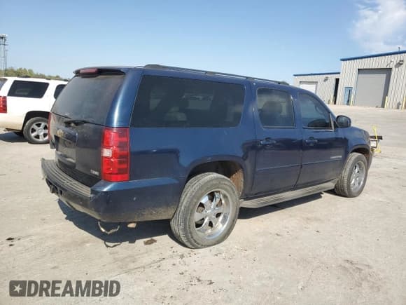 ✅ 2007 Chevrolet Suburban LT • VIN: 1GNFC16097J183781 • Lot: 76099354. Wystawiony na Copart z przebiegiem 279 845 mil. Bezpłatny archiwum sprzedaży aukcyjnych z USA i szczegółowy raport historii pojazdu na DreamBid. Zdjęcie 3.