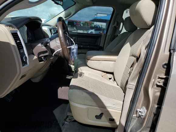 ✅ 2010 Dodge 1500 ST • VIN: 1D7RB1GP2AS115513 • Lot: 78902344. Wystawiony na Copart z przebiegiem 99 004 mil. Bezpłatny archiwum sprzedaży aukcyjnych z USA i szczegółowy raport historii pojazdu na DreamBid. Zdjęcie 7.