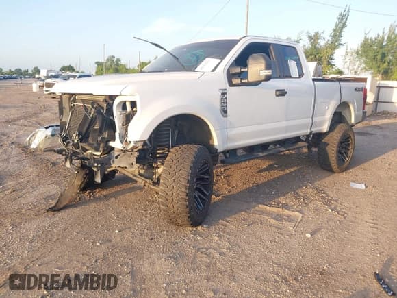 ✅ 2020 Ford F-250 XL • VIN: 1FT7X2B65LED06531 • Lot: 42731563. Wystawiony na IAAI z przebiegiem 33 613 mil. Bezpłatny archiwum sprzedaży aukcyjnych z USA i szczegółowy raport historii pojazdu na DreamBid. Zdjęcie 2.