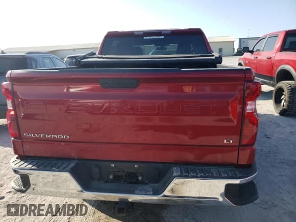 ✅ 2021 Chevrolet Silverado 1500 LT • VIN: 1GCUYDED4MZ243812 • Lot: 71766184. Wystawiony na Copart z przebiegiem 100 068 mil. Bezpłatny archiwum sprzedaży aukcyjnych z USA i szczegółowy raport historii pojazdu na DreamBid. Zdjęcie 6.