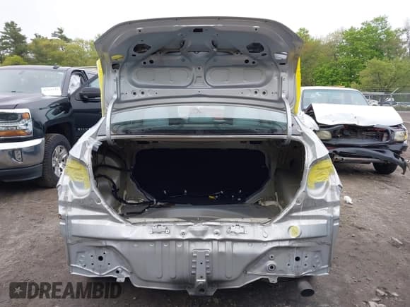 ✅ 2018 Toyota Corolla L • VIN: 2T1BURHE5JC007745 • Lot: 42145183. Listed on IAAI with 152,661 mi. Free auction sales archive from the USA and detailed vehicle history report at DreamBid. Image 16.