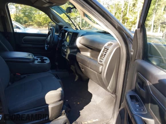 ✅ 2020 Ram 2500 Tradesman • VIN: 3C6UR5CL3LG302920 • Lot: 43472776. Wystawiony na IAAI z przebiegiem 143 535 mil. Bezpłatny archiwum sprzedaży aukcyjnych z USA i szczegółowy raport historii pojazdu na DreamBid. Zdjęcie 5.