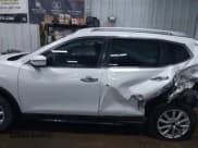 ✅ 2017 Nissan Rogue SV • VIN: KNMAT2MV6HP521935 • Lot: 41991833. Listed on IAAI with 80,031 mi. Free auction sales archive from the USA and detailed vehicle history report at DreamBid. Image 15.