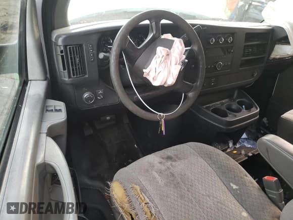 ✅ 2013 Chevrolet Express Cargo • VIN: 1GCZGTCG2D1192230 • Lot: 73691204. Wystawiony na Copart z przebiegiem 170 078 mil. Bezpłatny archiwum sprzedaży aukcyjnych z USA i szczegółowy raport historii pojazdu na DreamBid. Zdjęcie 8.