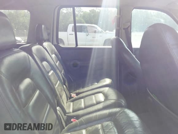 ✅ 2002 Ford Explorer XLT • VIN: 1FMZU73E52ZB31608 • Лот: 42207608. Опубликован ранее на IAAI с пробегом Не указан. Бесплатный доступ к архиву аукционных продаж из США и подробный отчёт об истории автомобиля на DreamBid. Изображение 8.