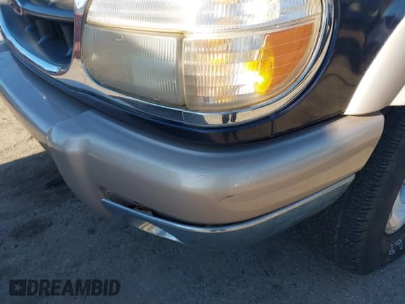 ✅ 2000 Ford Explorer Eddie Bauer • VIN: 1FMDU74E4YZA45773 • Lot: 41678121. Wystawiony na IAAI z przebiegiem 129 263 mil. Bezpłatny archiwum sprzedaży aukcyjnych z USA i szczegółowy raport historii pojazdu na DreamBid. Zdjęcie 13.