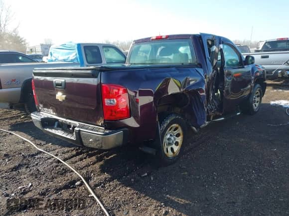 2008 Chevrolet Silverado 1500 Work Truck with VIN 1GCEC19X28Z217379, listed as a IAAI auction lot 41752690 with 325,103 mi miles and . Bid and sale history available at DreamBid. Image 4.