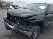 ✅ 2006 Chevrolet Silverado 2500HD LT3 • VIN: 1GCHK23U96F135779 • Lot: 43832475. Wystawiony na IAAI z przebiegiem Nie podano. Bezpłatny archiwum sprzedaży aukcyjnych z USA i szczegółowy raport historii pojazdu na DreamBid. Zdjęcie 18.