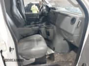 ✅ 2012 Ford Econoline Cargo Commercial • VIN: 1FDSS3EL0CDA27280 • Lot: 42516051. Wystawiony na IAAI z przebiegiem 235 447 mil. Bezpłatny archiwum sprzedaży aukcyjnych z USA i szczegółowy raport historii pojazdu na DreamBid. Zdjęcie 5.