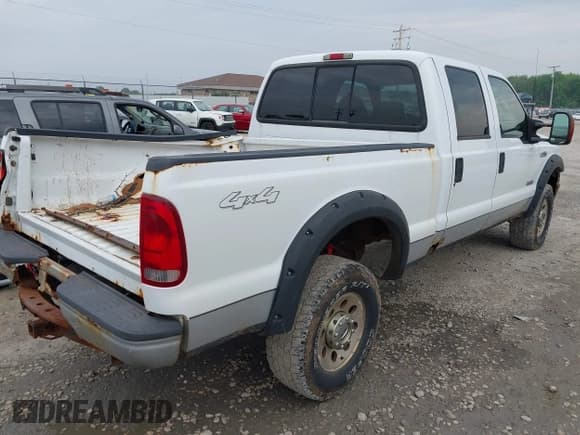 ✅ 2006 Ford F-250 XL • VIN: 1FTSW21P56EA26507 • Lot: 42434923. Listed on IAAI with 262,103 mi. Free auction sales archive from the USA and detailed vehicle history report at DreamBid. Image 4.