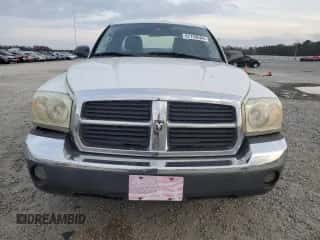 ✅ 2005 Dodge Dakota SLT • VIN: 1D7HE42K75S161117 • Лот: 82758664. Размещён на Copart с пробегом 177 228 миль миль. Получите бесплатный доступ к архиву аукционных продаж из США и посмотрите подробный отчёт об истории автомобиля на DreamBid. Изображение 5.
