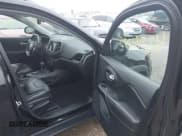 ✅ 2020 Jeep Cherokee Trailhawk • VIN: 1C4PJMBX4LD580525 • Lot: 43297785. Wystawiony na IAAI z przebiegiem 99 417 mil. Bezpłatny archiwum sprzedaży aukcyjnych z USA i szczegółowy raport historii pojazdu na DreamBid. Zdjęcie 5.