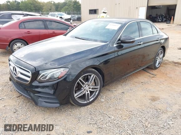 ✅ 2017 Mercedes-Benz E 300 Luxury • VIN: WDDZF4JB4HA068472 • Lot: 43396075. Listed on IAAI with 96,596 mi. Free auction sales archive from the USA and detailed vehicle history report at DreamBid. Image 2.