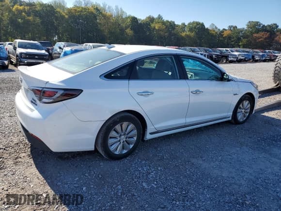 ✅ 2017 Hyundai Sonata SE • VIN: KMHE24L31HA074297 • Lot: 82219925. Listed on Copart with 162,565 mi. Free auction sales archive from the USA and detailed vehicle history report at DreamBid. Image 3.