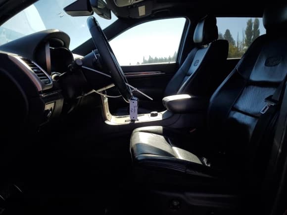 ✅ 2014 Jeep Grand Cherokee Overland • VIN: 1C4RJFCT2EC330760 • Lot: 85815185. Listed on Copart with 165,823 mi. Free auction sales archive from the USA and detailed vehicle history report at DreamBid. Image 7.