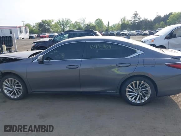 ✅ 2021 Lexus ES 300h Luxury • VIN: 58AEA1C13MU005774 • Lot: 42115909. Wystawiony na IAAI z przebiegiem 67 108 mil. Bezpłatny archiwum sprzedaży aukcyjnych z USA i szczegółowy raport historii pojazdu na DreamBid. Zdjęcie 14.