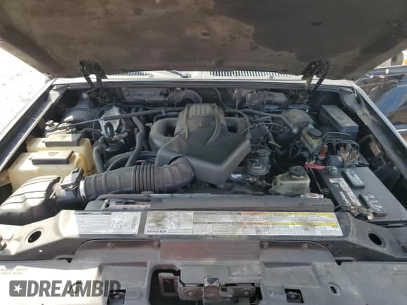 ✅ 2000 Ford Explorer XLT • VIN: 1FMZU73E8YUA96441 • Lot: 51962965. Listed on Copart with 226,903 mi. Free auction sales archive from the USA and detailed vehicle history report at DreamBid. Image 12.