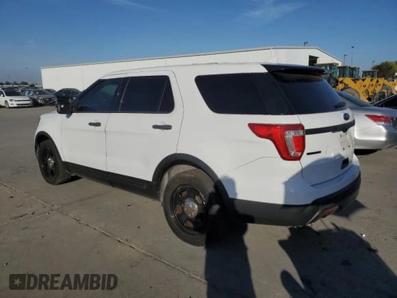 ✅ 2016 Ford Police Interceptor Utility • VIN: 1FM5K8AR8GGC93154 • Lot: 82696585. Listed on Copart with Not provided. Free auction sales archive from the USA and detailed vehicle history report at DreamBid. Image 2.