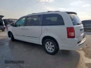 ✅ 2010 Chrysler Town & Country LX • VIN: 2A4RR2D13AR442297 • Lot: 68643815. Wystawiony na Copart z przebiegiem 86 878 mil. Bezpłatny archiwum sprzedaży aukcyjnych z USA i szczegółowy raport historii pojazdu na DreamBid. Zdjęcie 2.