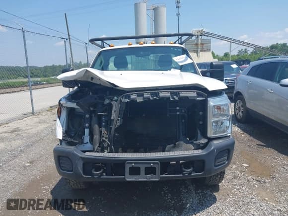 ✅ 2015 Ford F-250 • VIN: 1FDDF2B66FEA34884 • Lot: 42434311. Listed on IAAI with 131,644 mi. Free auction sales archive from the USA and detailed vehicle history report at DreamBid. Image 13.