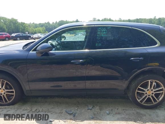 ✅ 2019 Porsche Cayenne • VIN: WP1AA2AY0KDA10815 • Lot: 42475927. Listed on IAAI with 74,911 mi. Free auction sales archive from the USA and detailed vehicle history report at DreamBid. Image 14.