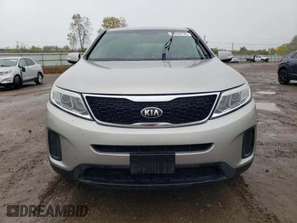 ✅ 2014 Kia Sorento LX • VIN: 5XYKT3A62EG525471 • Lot: 84255735. Listed on Copart with 181,164 mi. Free auction sales archive from the USA and detailed vehicle history report at DreamBid. Image 5.