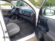 ✅ 2017 Toyota Tacoma SR • VIN: 5TFRX5GN1HX081966 • Lot: 43105004. Wystawiony na IAAI z przebiegiem 96 483 mil. Bezpłatny archiwum sprzedaży aukcyjnych z USA i szczegółowy raport historii pojazdu na DreamBid. Zdjęcie 5.