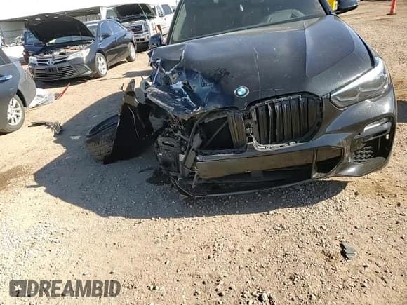 ✅ 2019 BMW X5 xDrive50i • VIN: 5UXJU2C55KLN65226 • Lot: 90352245. Listed on Copart with 78,144 mi. Free auction sales archive from the USA and detailed vehicle history report at DreamBid. Image 14.