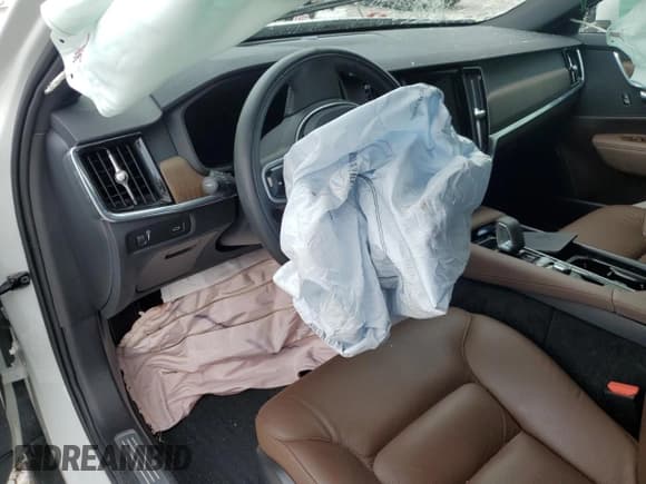 ✅ 2022 Volvo V90 • VIN: YV4062NLXN1150015 • Лот: 66455595. Опубликован ранее на Copart с пробегом Не указан. Бесплатный доступ к архиву аукционных продаж из США и подробный отчёт об истории автомобиля на DreamBid. Изображение 8.