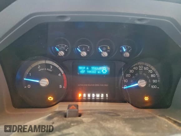 ✅ 2015 Ford F-350 XL • VIN: 1FT8W3AT2FEA80845 • Lot: 90845345. Listed on Copart with 144,382 mi. Free auction sales archive from the USA and detailed vehicle history report at DreamBid. Image 9.