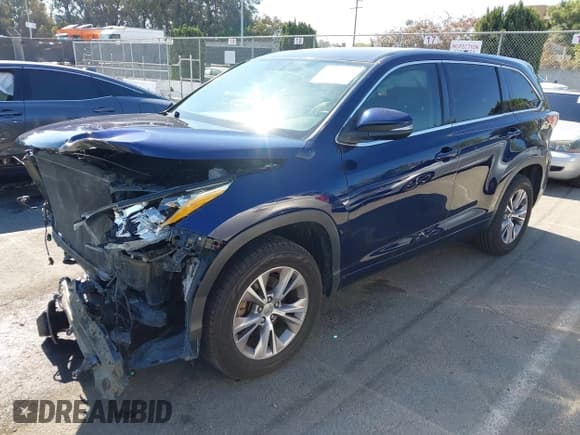 ✅ 2014 Toyota Highlander LE Plus • VIN: 5TDZKRFH7ES005073 • Lot: 43459976. Wystawiony na IAAI z przebiegiem 123 754 mil. Bezpłatny archiwum sprzedaży aukcyjnych z USA i szczegółowy raport historii pojazdu na DreamBid. Zdjęcie 2.