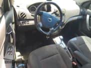 ✅ 2011 Chevrolet Aveo 1LT • VIN: KL1TD5DE4BB196768 • Lot: 51972855. Wystawiony na Copart z przebiegiem Nie podano. Bezpłatny archiwum sprzedaży aukcyjnych z USA i szczegółowy raport historii pojazdu na DreamBid. Zdjęcie 8.