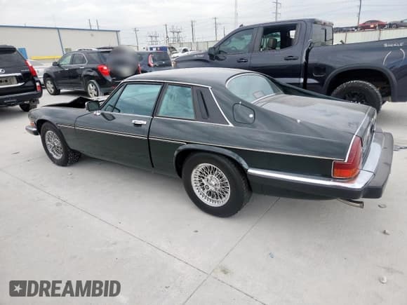 ✅ 1988 Jaguar XJS • VIN: SAJNA5846JC139624 • Лот: 67289765. Опубликован ранее на Copart с пробегом 136 205 миль. Бесплатный доступ к архиву аукционных продаж из США и подробный отчёт об истории автомобиля на DreamBid. Изображение 2.