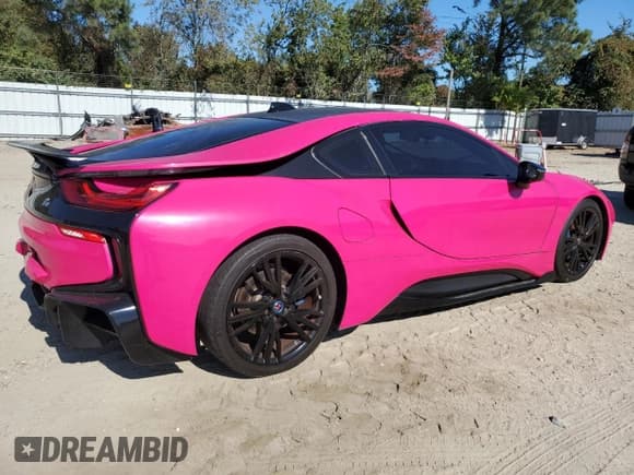 ✅ 2015 BMW i8 • VIN: WBY2Z2C5XFV674362 • Лот: 77100464. Опубликован ранее на Copart с пробегом 67 061 миль. Бесплатный доступ к архиву аукционных продаж из США и подробный отчёт об истории автомобиля на DreamBid. Изображение 3.