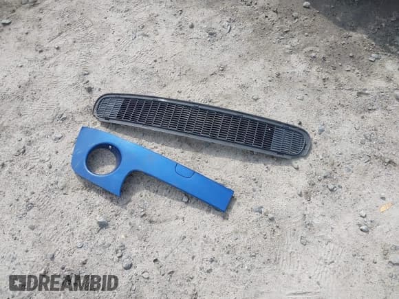 ✅ 2008 MINI Hardtop • VIN: WMWMF33508TU65801 • Lot: 42863505. Wystawiony na IAAI z przebiegiem 178 141 mil. Bezpłatny archiwum sprzedaży aukcyjnych z USA i szczegółowy raport historii pojazdu na DreamBid. Zdjęcie 12.