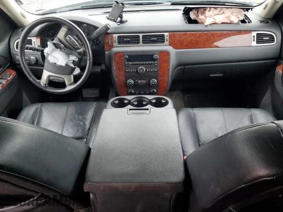 ✅ 2011 Chevrolet Suburban LS • VIN: 1GNSKHE39BR373953 • Lot: 79102174. Wystawiony na Copart z przebiegiem Nie podano. Bezpłatny archiwum sprzedaży aukcyjnych z USA i szczegółowy raport historii pojazdu na DreamBid. Zdjęcie 8.