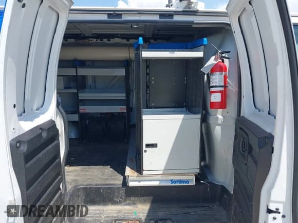 ✅ 2016 Chevrolet Express Cargo • VIN: 1GCWGAFF9G1131942 • Lot: 42579254. Listed on IAAI with 165,661 mi. Free auction sales archive from the USA and detailed vehicle history report at DreamBid. Image 8.