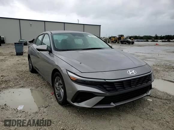 2015 Hyundai Genesis 5.0L z VIN KMHGN4JF0FU067804, wystawiony jako Copart lot #75434384 z przebiegiem 106 624 mil mil oraz Szkoda całkowita • Salvage title. Historia ofert i sprzedaży dostępna na DreamBid. Obrazek 13.