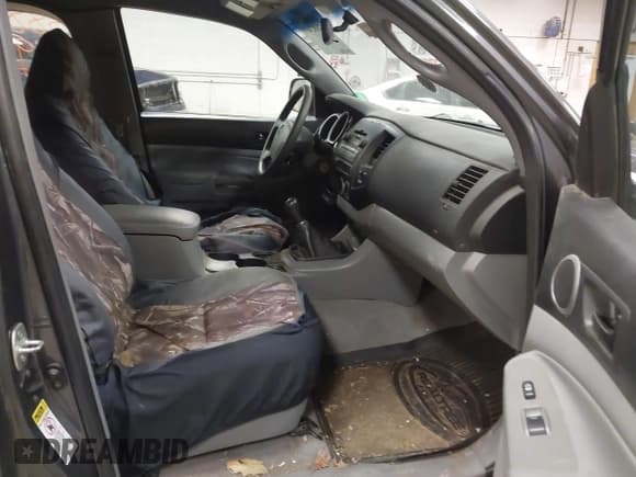 ✅ 2010 Toyota Tacoma • VIN: 5TEUX4EN4AZ686537 • Lot: 43882409. Listed on IAAI with 154,906 mi. Free auction sales archive from the USA and detailed vehicle history report at DreamBid. Image 5.