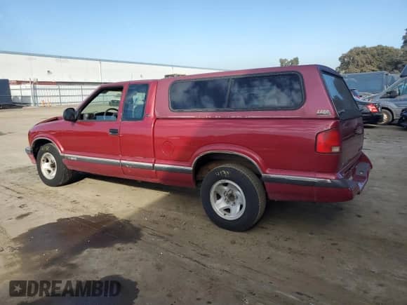 1997 Chevrolet S-10 LS с VIN 1GCCS1949V8199111, выставлен на аукционе Copart как лот 83859454 с пробегом 147 455 миль миль и Списание • Salvage title. История ставок и продаж доступна на DreamBid. Изображение 2.