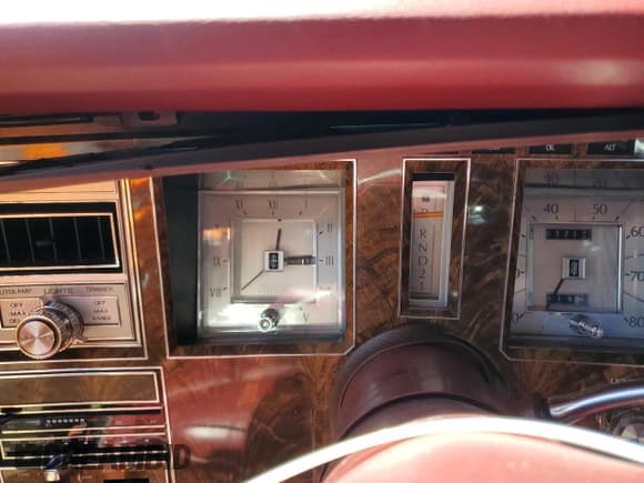 ✅ 1979 Lincoln Mark VIII • VIN: 9Y89S703506 • Lot: 65185514. Wystawiony na Copart z przebiegiem 7 714 mil. Bezpłatny archiwum sprzedaży aukcyjnych z USA i szczegółowy raport historii pojazdu na DreamBid. Zdjęcie 9.