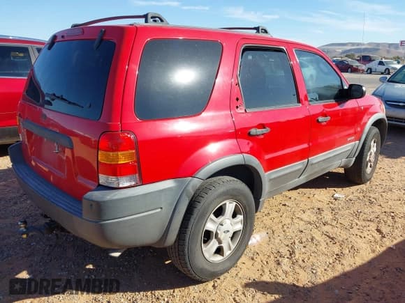 ✅ 2002 Ford Escape XLT Choice • VIN: 1FMYU03132KB87507 • Lot: 43682737. Listed on IAAI with 235,062 mi. Free auction sales archive from the USA and detailed vehicle history report at DreamBid. Image 4.