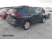 ✅ 2021 Toyota RAV4 Hybrid XLE • VIN: 4T3R6RFVXMU015233 • Lot: 43462505. Wystawiony na IAAI z przebiegiem 91 063 mil. Bezpłatny archiwum sprzedaży aukcyjnych z USA i szczegółowy raport historii pojazdu na DreamBid. Zdjęcie 4.