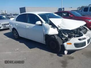 ✅ 2010 Volkswagen Jetta S • VIN: 3VWJZ7AJXAM078033 • Лот: 42937818. Опубликован ранее на IAAI с пробегом 160 836 миль. Бесплатный доступ к архиву аукционных продаж из США и подробный отчёт об истории автомобиля на DreamBid. Изображение 1.