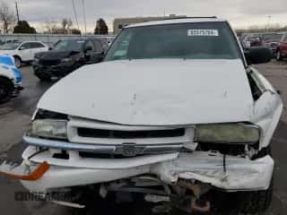 2004 Chevrolet Blazer LS z VIN 1GNDT13X74K164452, wystawiony jako Copart lot #85575704 z przebiegiem 195 214 mil mil oraz Szkoda całkowita • Salvage title. Historia ofert i sprzedaży dostępna na DreamBid. Obrazek 5.