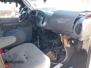 ✅ 2008 Ford Econoline Passenger XL • VIN: 1FBNE31L88DA20555 • Lot: 38737871. Wystawiony na IAAI z przebiegiem 118 265 mil. Bezpłatny archiwum sprzedaży aukcyjnych z USA i szczegółowy raport historii pojazdu na DreamBid. Zdjęcie 5.